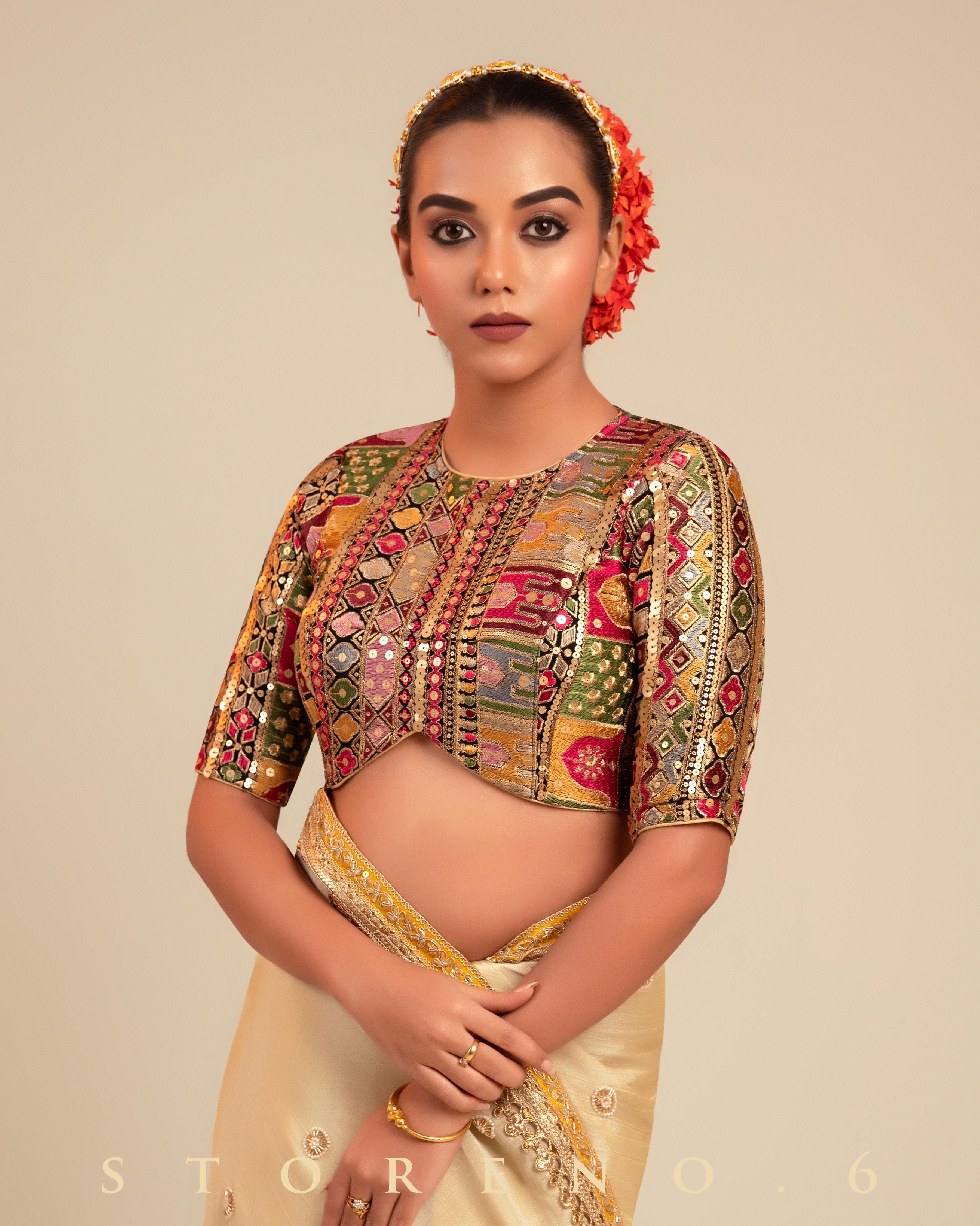 PEARL PRISTINE SAREE WITH GUL KAARI SIAH EDGE BLOUSE