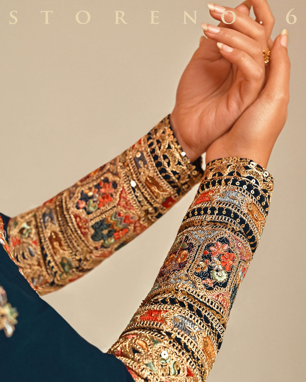 EXOTIC EMPRESS SAREE WITH PRUSSIAN PHENOMENA BLOUSE