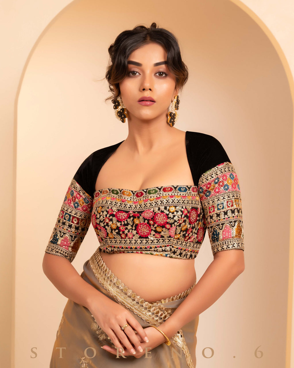 TITAN TREASURE SAREE WITH GUL KAARI SIAH MEDLEY BLOUSE
